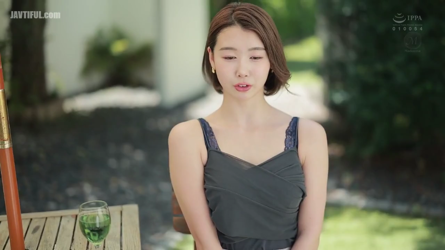 性交 · 眼镜 · 卧室 · 后入式 · 痛苦 · 职业装丝袜