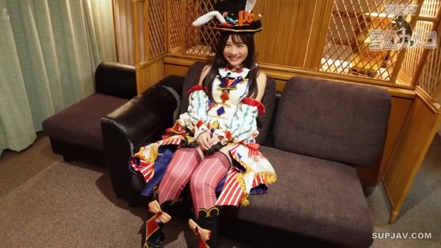 全身 · 全裸 · 浴室 · 站立 · 展示 · 微笑 · 花洒 · 露毛