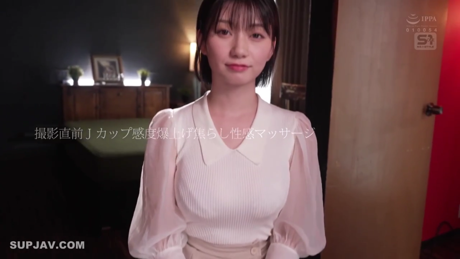 室内 · 俯身 · 全裸 · 注视 · 足部 · 舔足 · 恋足