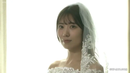 室內 · 站立 · 微笑 · 面部特寫 · 注视镜头 · 婚纱 · 頭紗