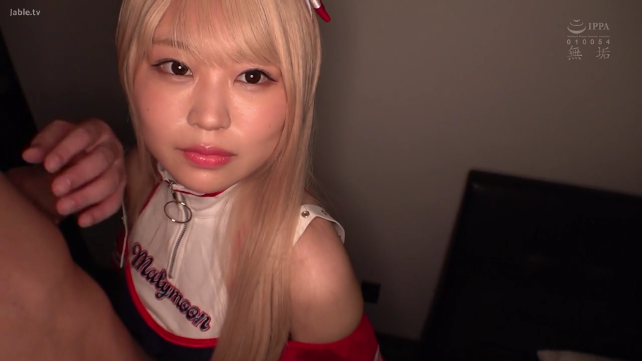 室内 · 脸部特写 · 啦啦队服