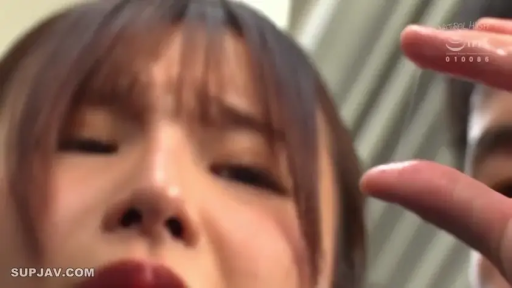 室内 · 脸部 · 迷离 · 仰卧 · 注视 · 近景 · 皮肤