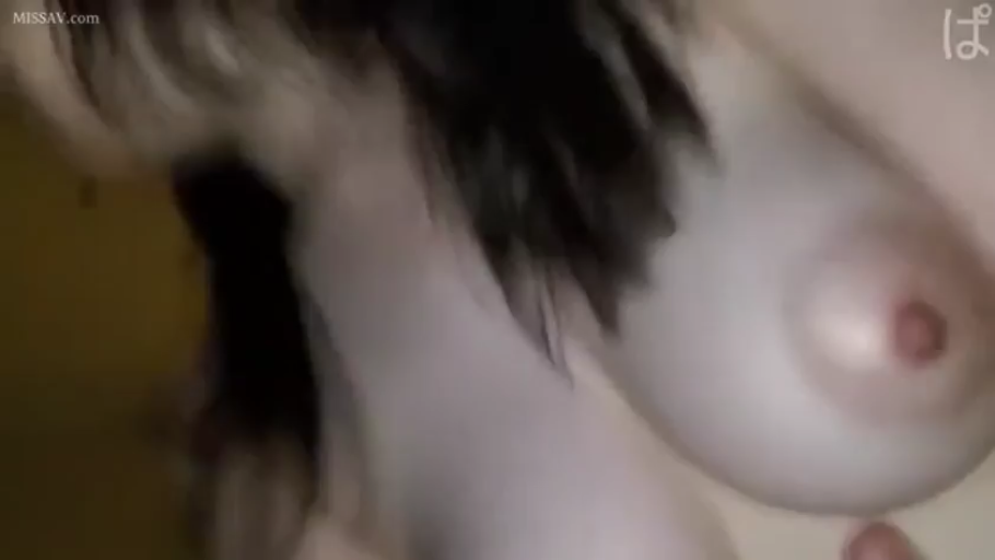 室内 · 全裸 · 展示 · 特写 · 乳房 · 模糊