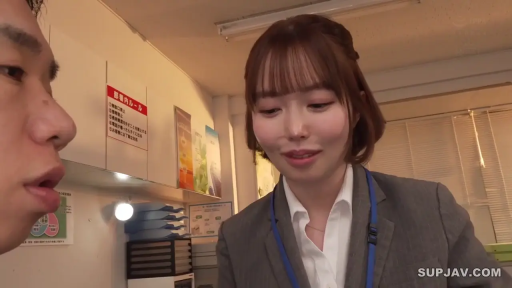 办公室 · 站立 · 半身 · 职业装 · 职场诱惑 · 淡然 · 室内绿植 · 搭话