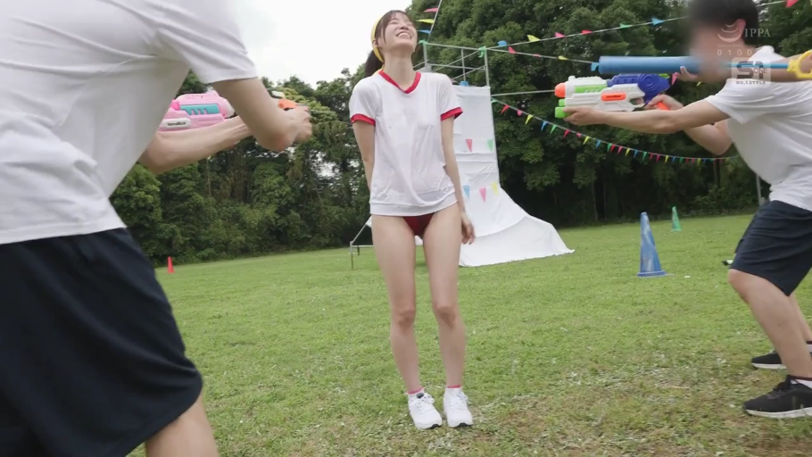 全身 · 站立 · 户外 · 体操服