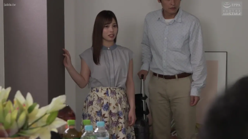 躺姿 · 嚴肅 · 客廳 · 多人 · 泡面 · 休閒服飾 · 等待 · 群像