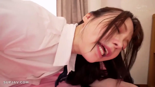 室内 · 性交 · 销魂 · 白衬衫 · 俯卧 · 面部特写 · 乱发