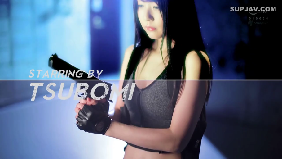 室内 · 严肃 · 角色扮演 · 运动背心 · 上半身特写 · 持枪 · 手枪 · 瞄准