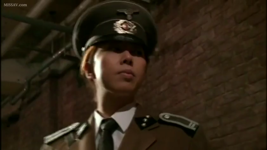 Serious · Stand · 特写 · Stare · 地下室 · 军装制服