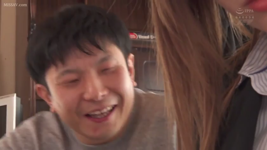 Bend over · Close-up of the face · 办公室 · Computer · 互动 · Casual wear · 猥琐笑容 · 日本成人视频