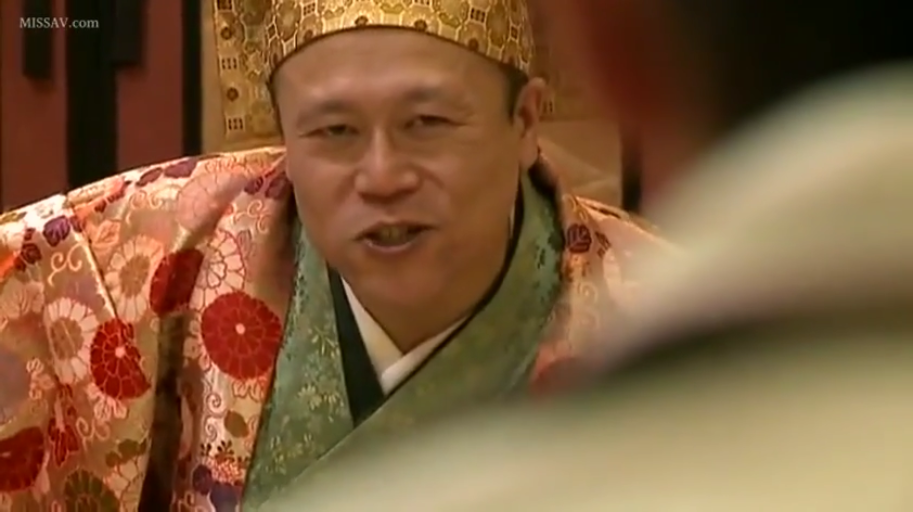 室内 · 全身 · 黑色胸罩 · 眼镜 · 仰卧开腿 · 马赛克 · 陶醉 · 自慰