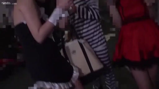 马赛克 · 站立 · 酒瓶 · 喜悦 · 聚会 · 群像 · 角色扮演装 · 派对场所