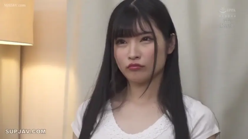 Indoor · Grievance · 面部特写 · White top · Gaze · Curtain · Stand facing front · 黑长直