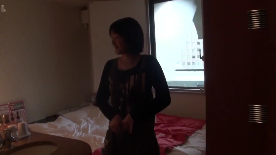 Whole body · Standing Posture · Hotel room · 黑色长袖