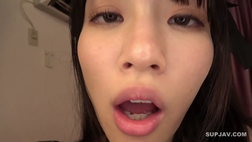 室內 · 俯身 · 臉部特寫 · 微笑 · 成人内容 · 注视镜头 · 装饰灯 · 金属环项圈