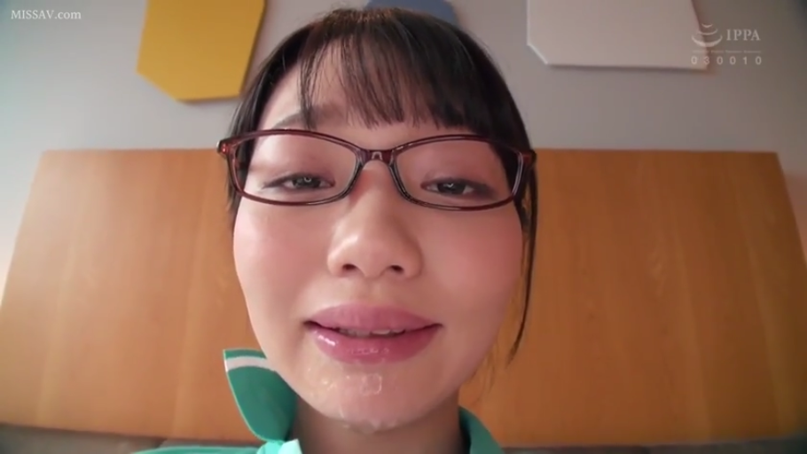 脸部 · 全裸 · 卧室 · 俯卧 · 第一人称视角 · 诱惑 · 对视 · 阴茎