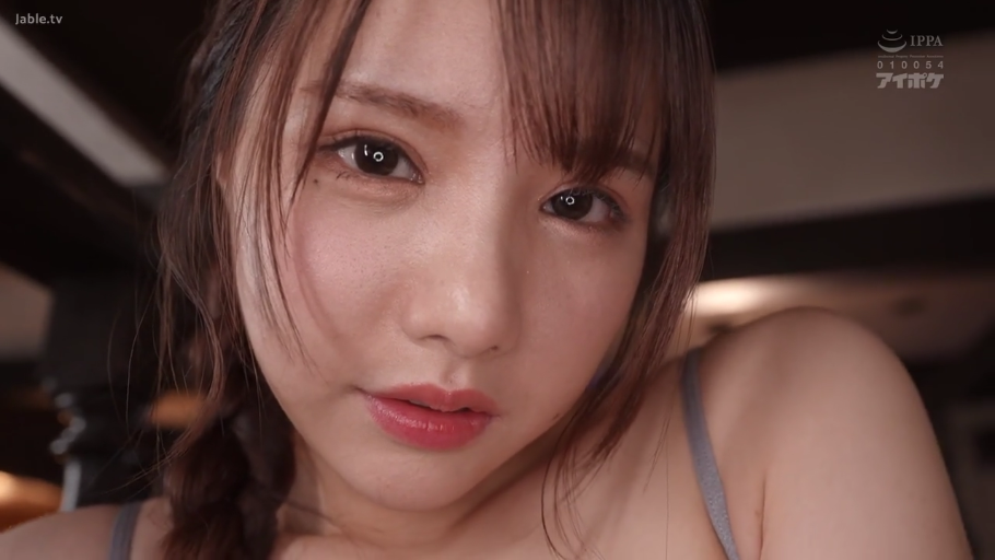 迷离 · 黑色丝袜 · 中景 · 客厅 · 多人性交 · 跨坐 · 群交 · 欧式沙发