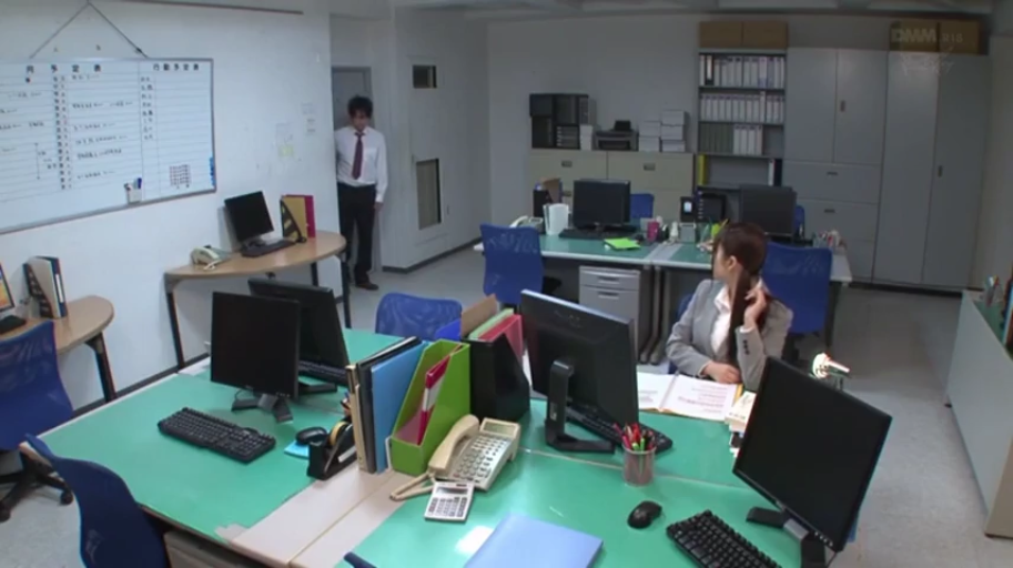 座り姿勢 · 办公室 · ビジネススーツ · 遠景