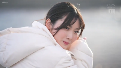 Medium shot · 格纹连体裙 · 自然光 · 模特摆拍 · 户外河边 · 侧身站姿 · 温柔甜美 · 黑色单肩包