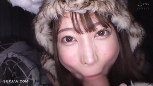 室内 · 俯身 · 专注 · 脸部特写 · 第一视角 · 口交 · 阴茎 · 毛绒帽