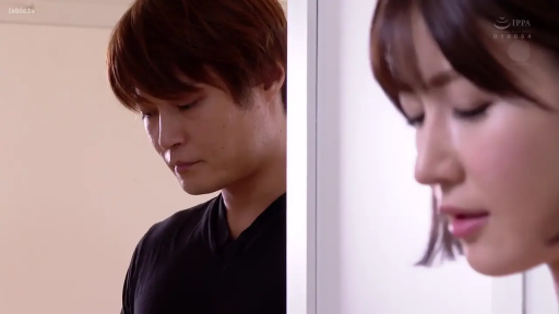 Indoor · 单人 · Melancholy · Face · Stand · Pink camisole