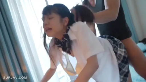 格子裙 · 中景 · 跪趴 · 强迫 · 室内窗边 · 痛苦流涕 · 扯头发性交