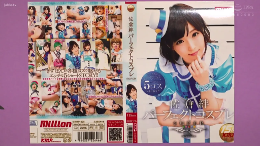 室内 · 站立 · 中景 · 平静 · 白色上衣 · 模特架 · 记录 · 讲解