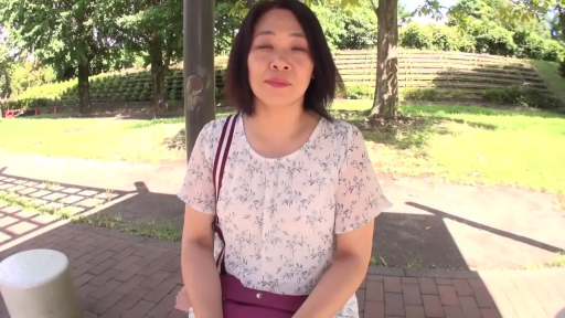 性行为 · 陶醉 · 沙发 · 客厅 · 上半身 · 趴卧 · 和服 · 日本AV