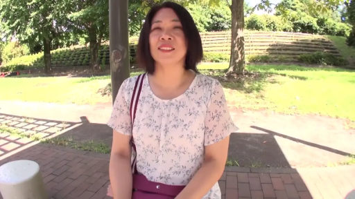 室内 · 脸部特写 · 拥抱 · 衬衫 · 接吻 · 沉醉 · 深吻