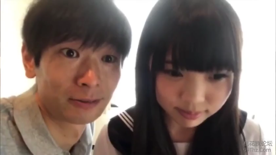 室內 · JK制服 · 头部特写 · 惊讶 · 录制 · 凑近 · 业余