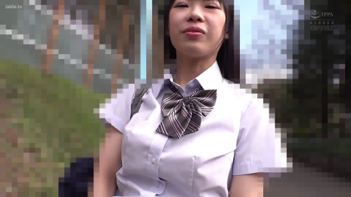 胸部 · 制服 · 站立 · 微笑 · モザイク · 注視 · 屋外 · 书包