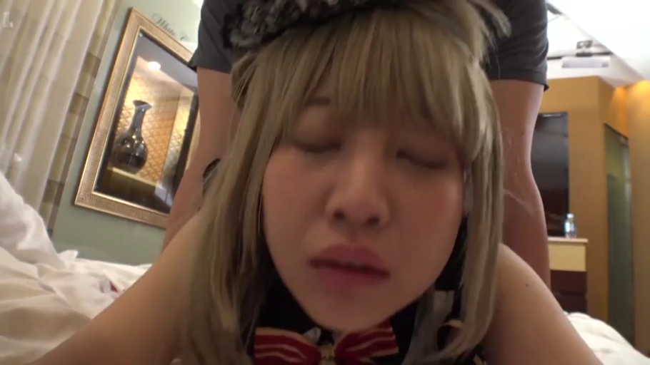 性交 · 脸部特写 · 女仆装 · 酒店 · 昏暗 · 后入位 · 高潮脸 · 领结