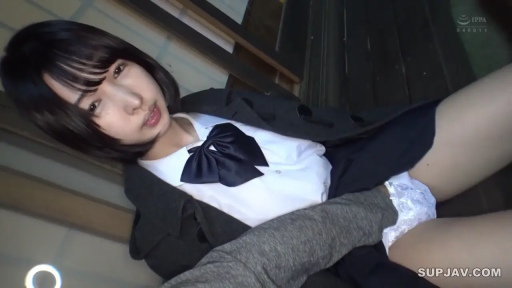 俯身 · 裸体 · BDSM · 摄影棚 · 嘴部特写 · 开口器 · 瞪视 · 戴开口器
