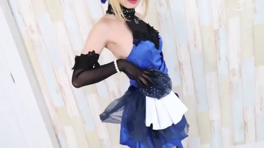 比基尼 · 直播 · 按摩棒 · 多种姿势 · 生殖器特写 · 直播间 · 广告 · 多样表情
