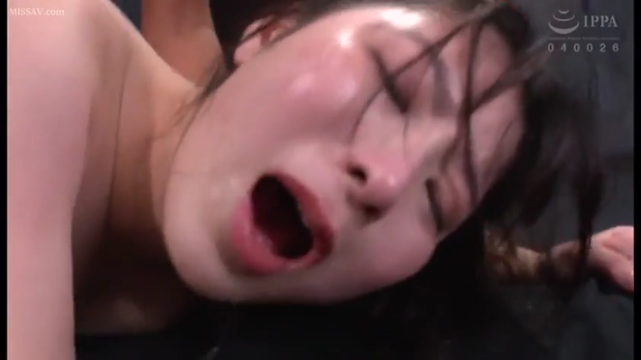 室内 · 全裸 · 性行为 · 仰卧 · 是 · 汗水 · 高潮