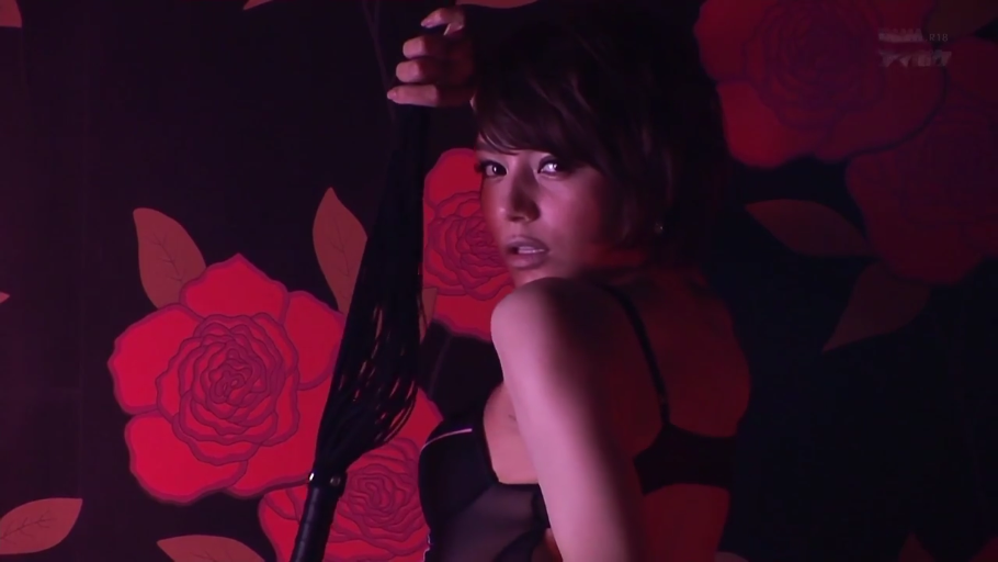 室内 · 揉乳 · 全裸 · 胸部特写 · 愉悦 · 站立 · 巨乳