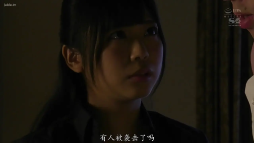 室内 · 顔のクローズアップ · プロット · 忧虑 · 侧望 · 询问 · 深色衬衫