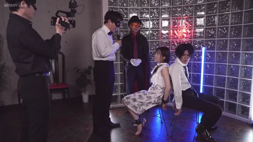 全身 · 全裸 · 浴室 · 展示 · 站姿 · 微笑 · 裸体 · 浴缸