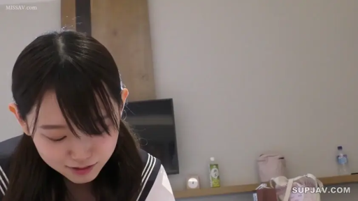 室内 · 頭を下げる · 集中 · 口交 · 特写 · 水手服 · 长发 · 水瓶