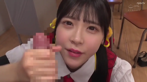 教室 · 脸部特写 · 第一视角 · 口交 · 微笑 · 制服 · 阴茎 · 仰视