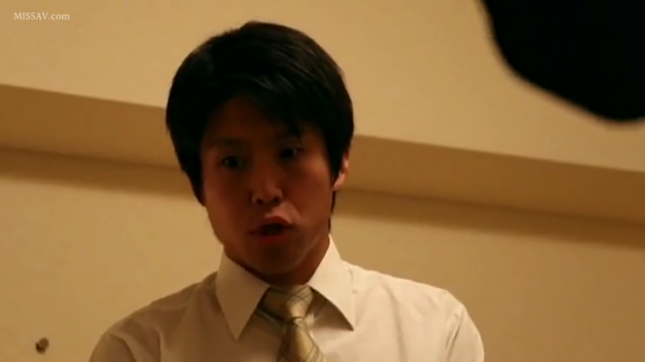 室内 · 中景 · 对话 · 男性 · 惊讶 · 正面 · 正装