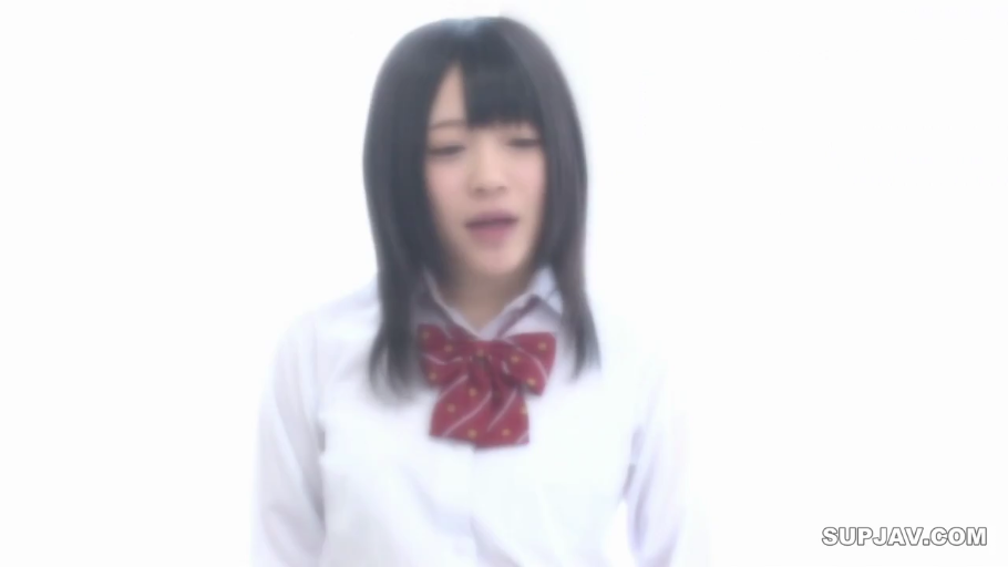 室内 · 胸部特写 · 站立 · 展示 · 丰满 · 刺绣文胸