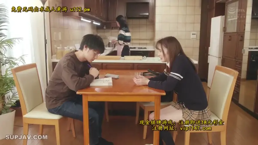 坐姿 · 专注 · 全景 · 餐厅 · JK制服 · 写字 · 笔记本