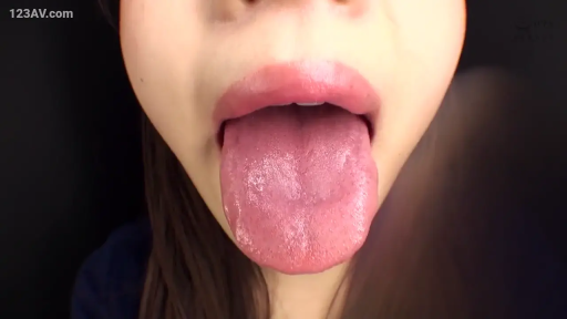 室内 · 嘴部 · 常服 · 正面 · 吐舌 · 特写镜头