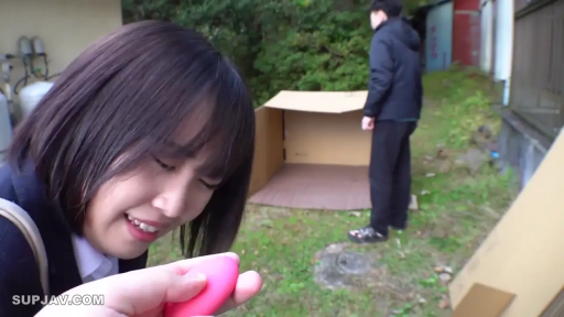 脸部 · 羞涩 · 站姿 · 制服 · 户外 · 挑逗 · 跳蛋