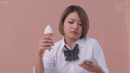 Sitting Posture · Bow tie · 面部特写 · 吃冰淇淋 · 冰淇淋 · Outdoor · 学生妹 · indifferent