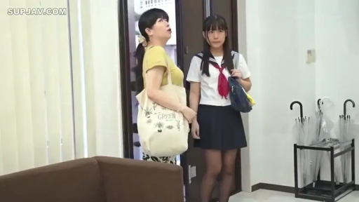 站立 · 全景 · 自然 · 水手服 · 玄关 · 亚洲 · 进屋 · 帆布包