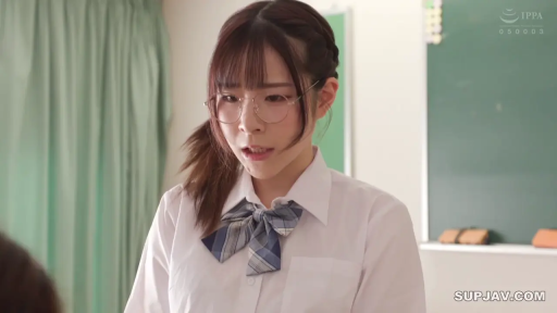 面部 · 教室 · 委屈 · 眼镜 · 站立 · 注视 · JK · 校服衬衫