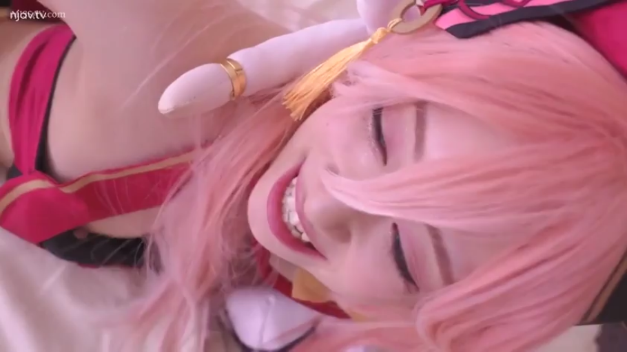 寝室 · 迷離 · 顔のクローズアップ · 侧卧 · 挑発 · 角色扮演服 · 粉色长发