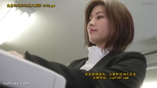 办公室 · 站立 · 职业装 · 办公 · 淡然 · 仰拍特写 · 御姐 · 办公器材